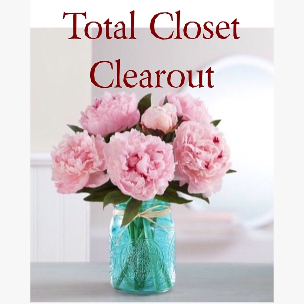 • Total Closet Clearout • - Picture 1 of 1